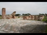 06034 ostia - regio iv - insula x - terme di porta marina (iv,x,1-2) - raum (h) - frigidarium - blick ri osten - re becken (i).jpg